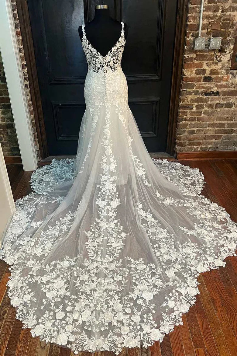 Vestido de novia largo de corte trompeta con escote en V y encaje floral
